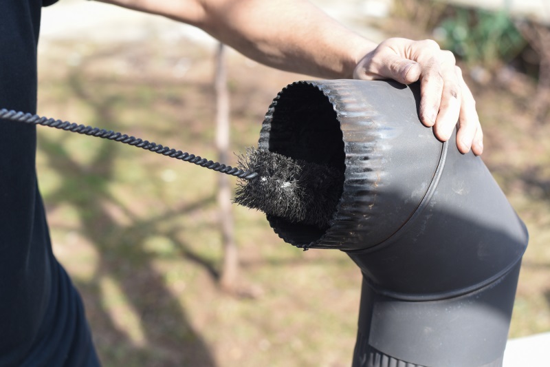 Come pulire la canna fumaria e avere un tiraggio sempre perfetto